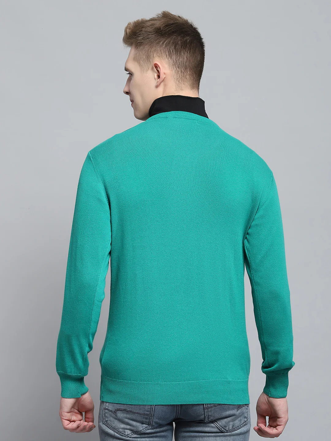 Men Green Solid V Neck Full Sleeve Pullover - Image 5