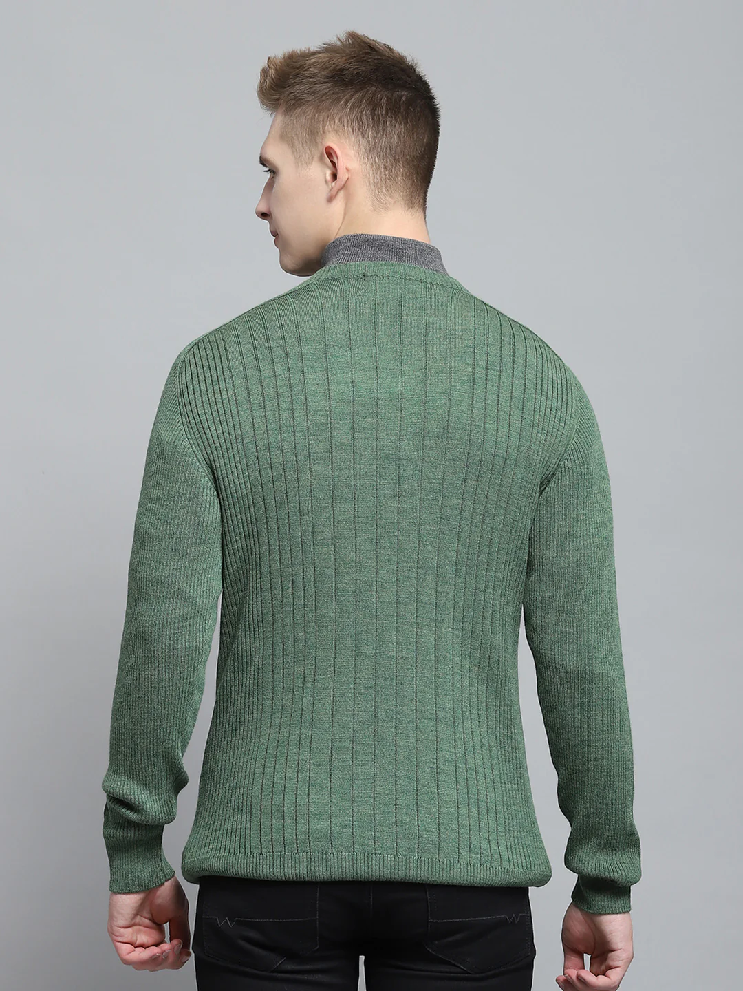 Men Green Solid V Neck Full Sleeve Pullover - Image 5
