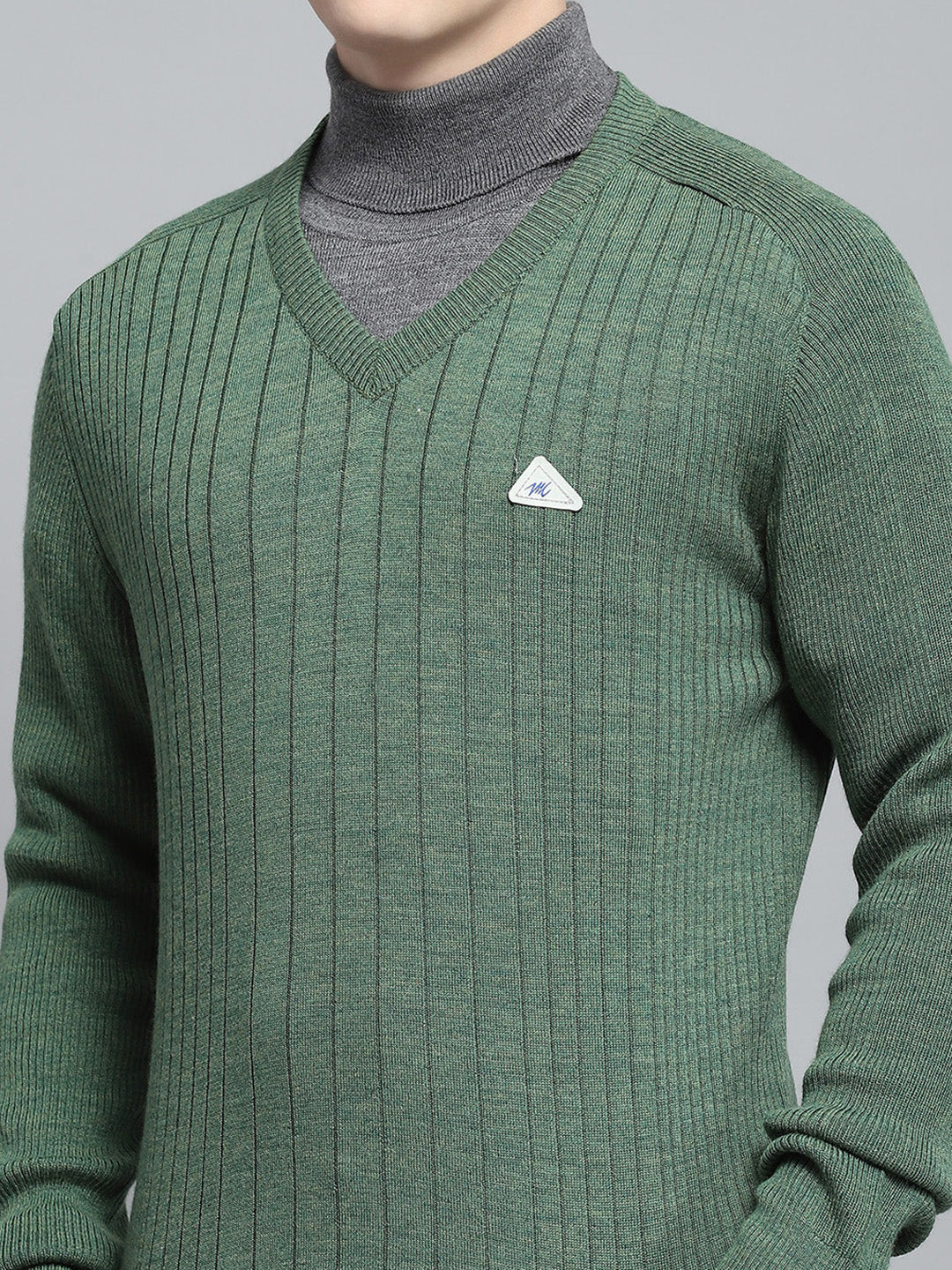 Men Green Solid V Neck Full Sleeve Pullover - Image 6