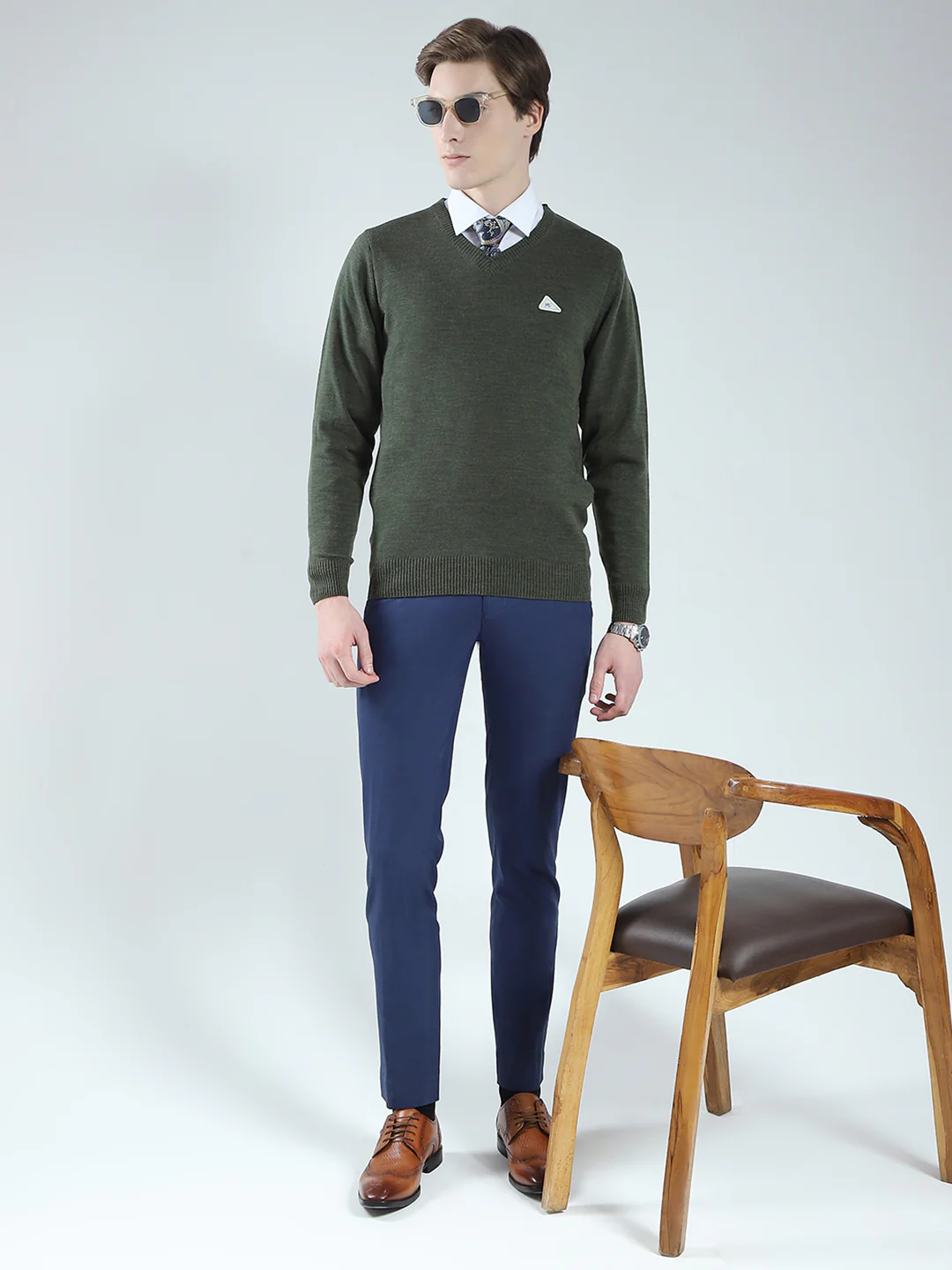 Men Green Solid V Neck Full Sleeve Pullover - Image 2