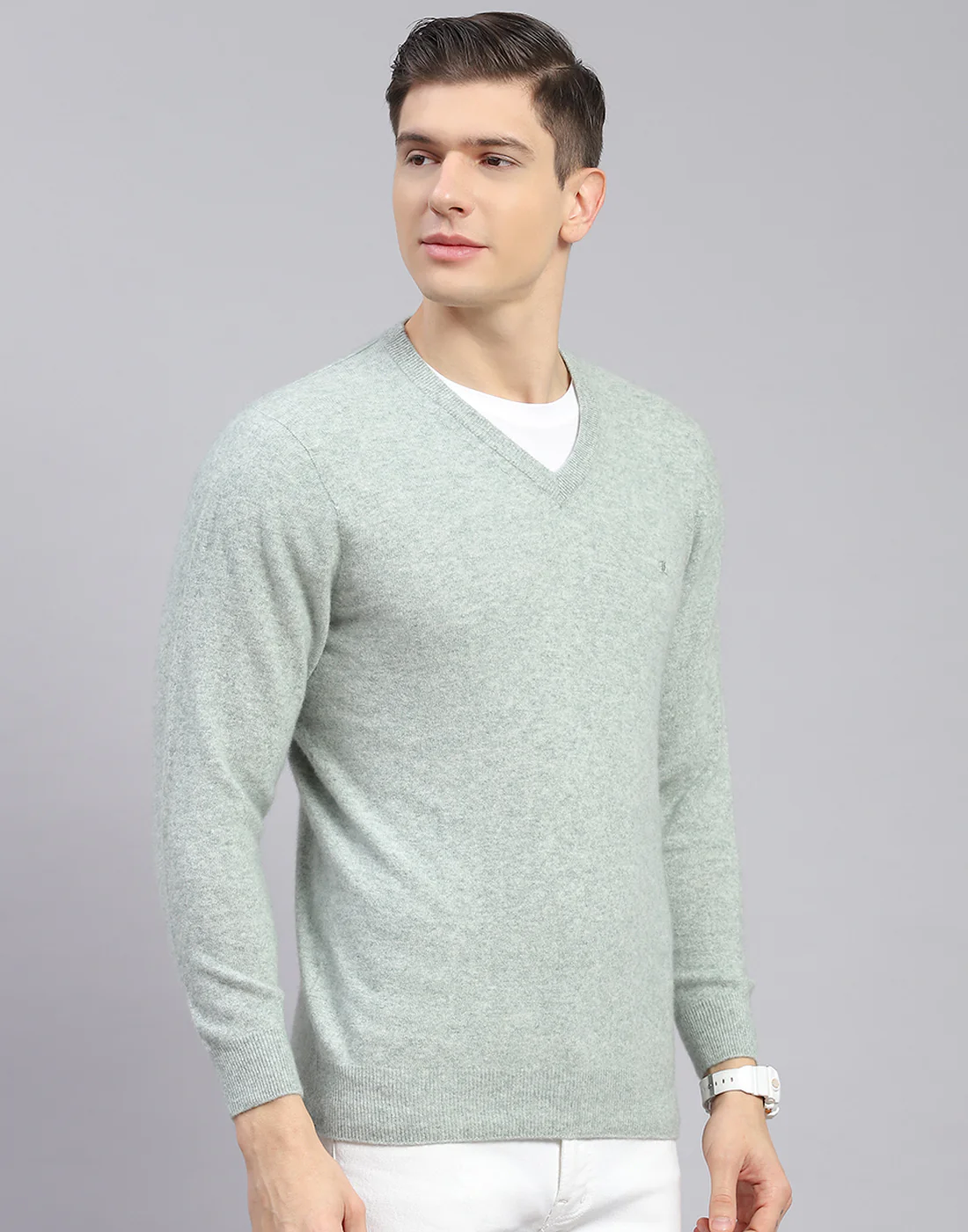 Men Green Solid V Neck Full Sleeve Sweater - Image 6