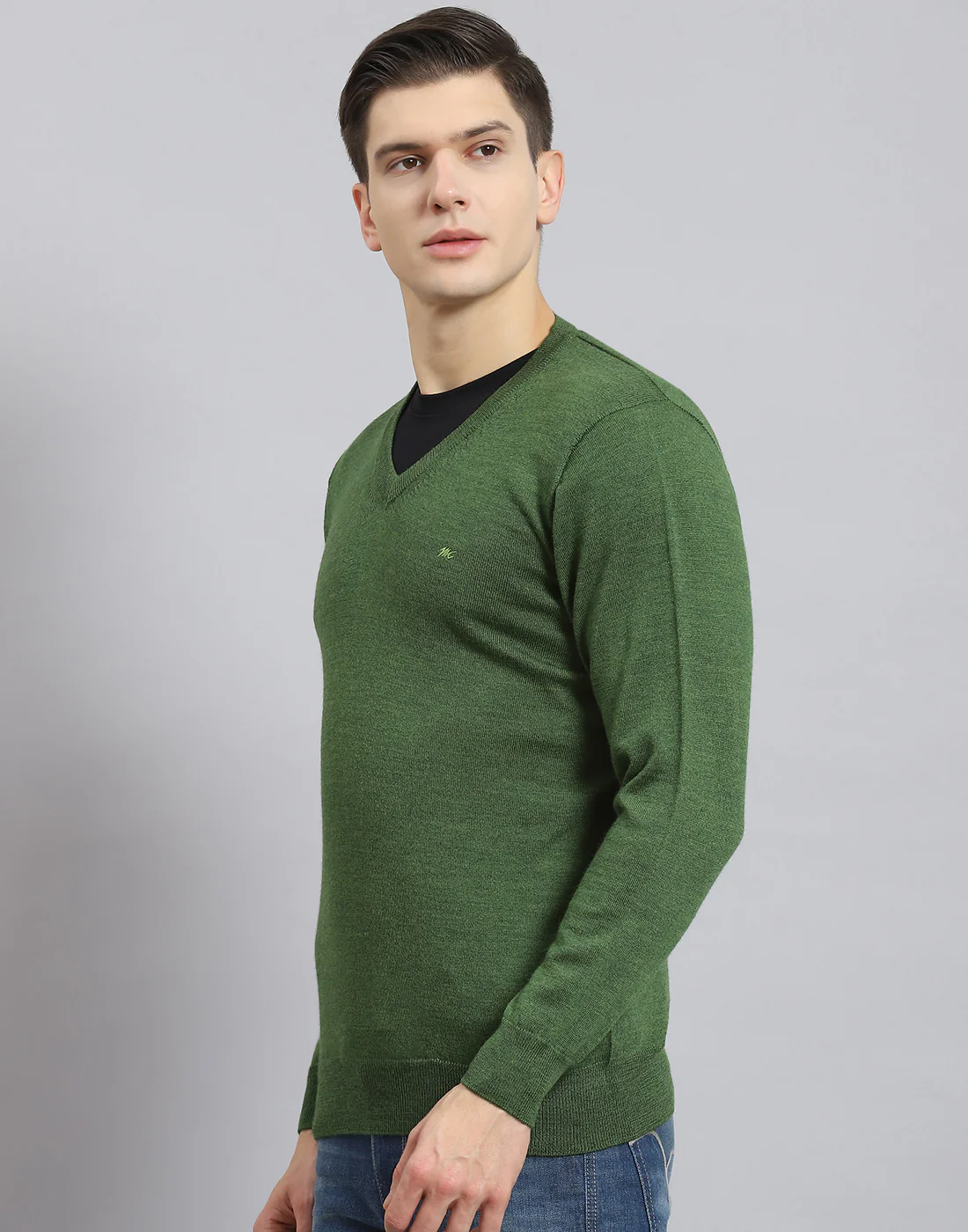 Men Green Solid V Neck Full Sleeve Sweater - Image 4