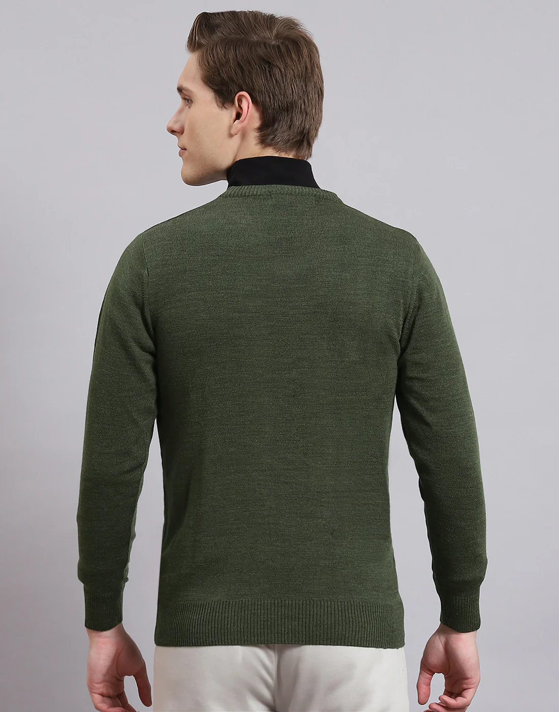 Men Green Solid V Neck Full Sleeve Sweater - Image 7