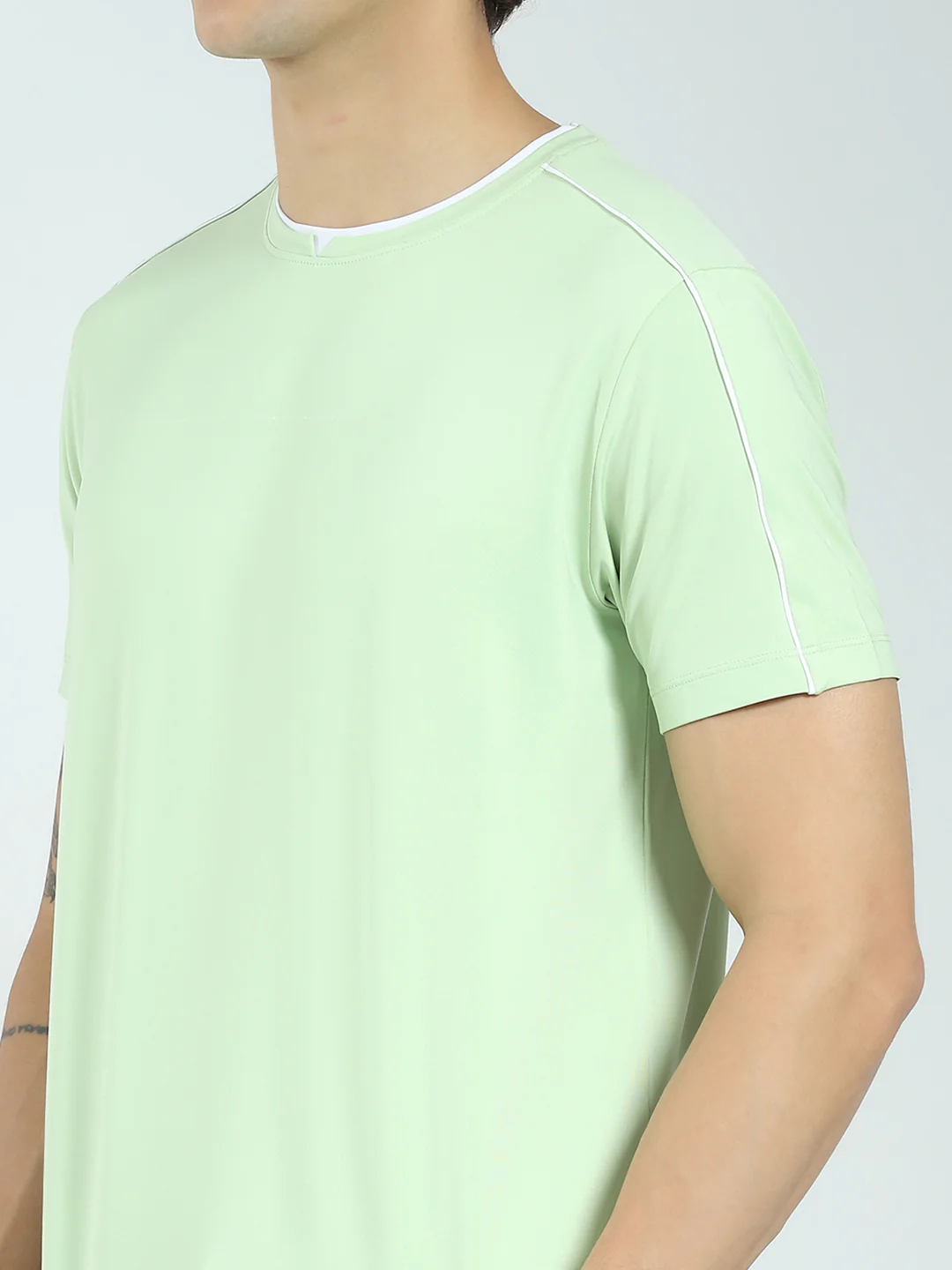 Rock.it Men Green Solid Round Neck Half Sleeve T-Shirt - Image 6