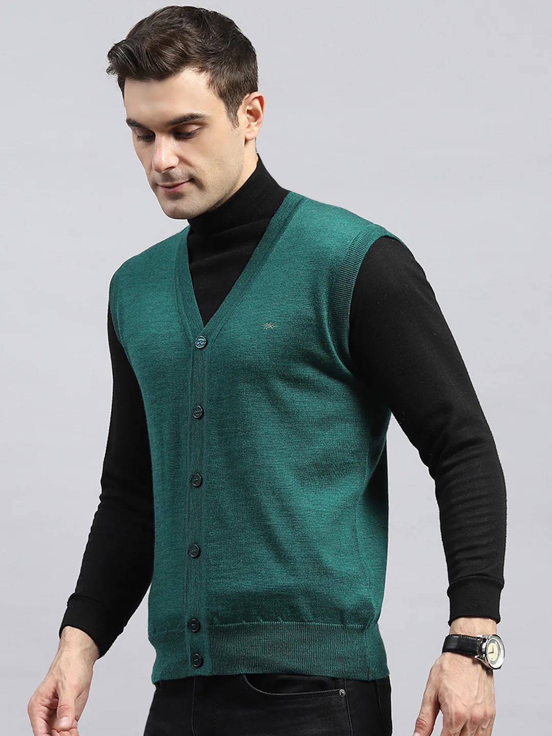 Men Green Solid V Neck Sleeveless Cardigan - Image 3