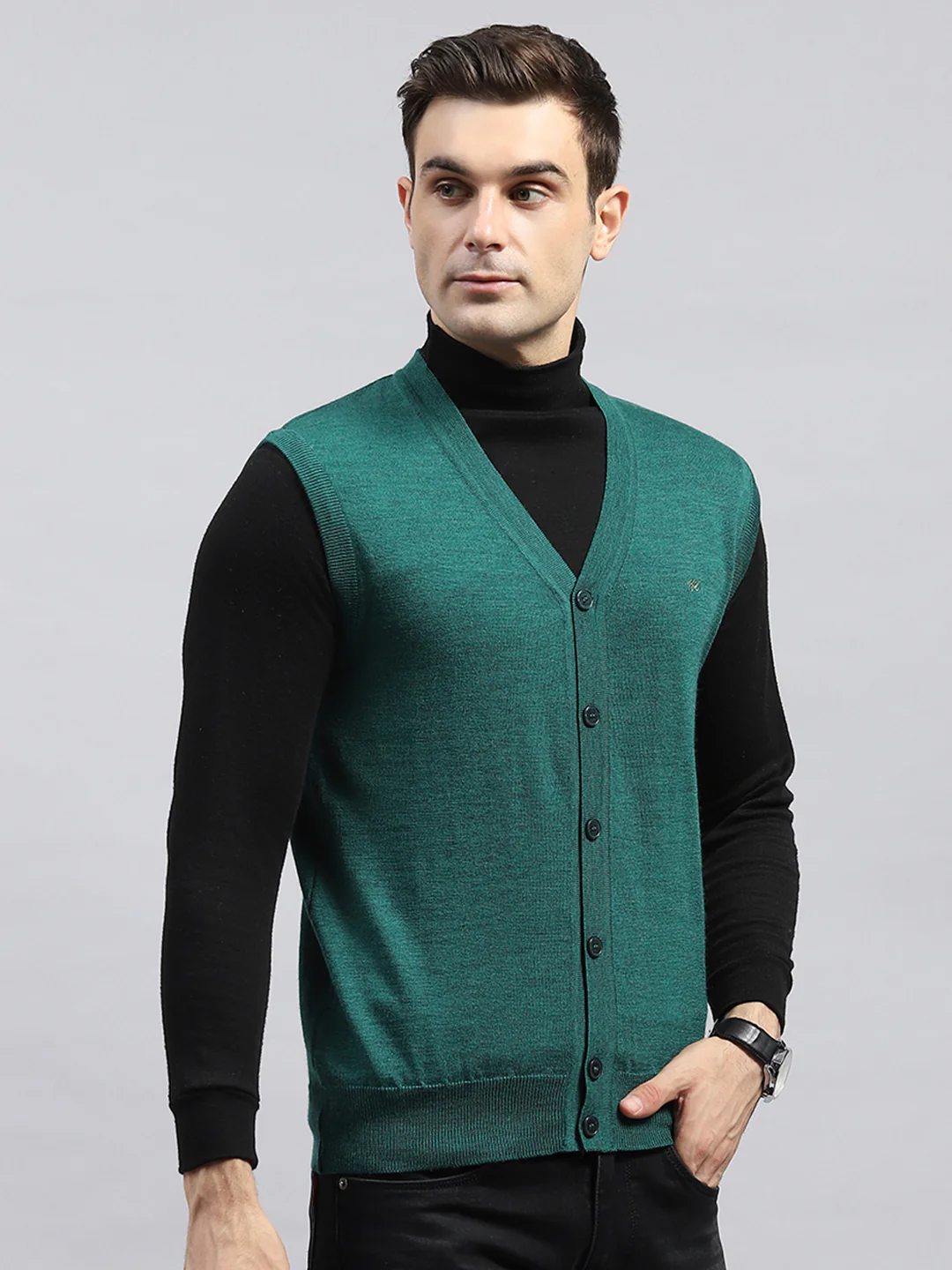 Men Green Solid V Neck Sleeveless Cardigan - Image 4