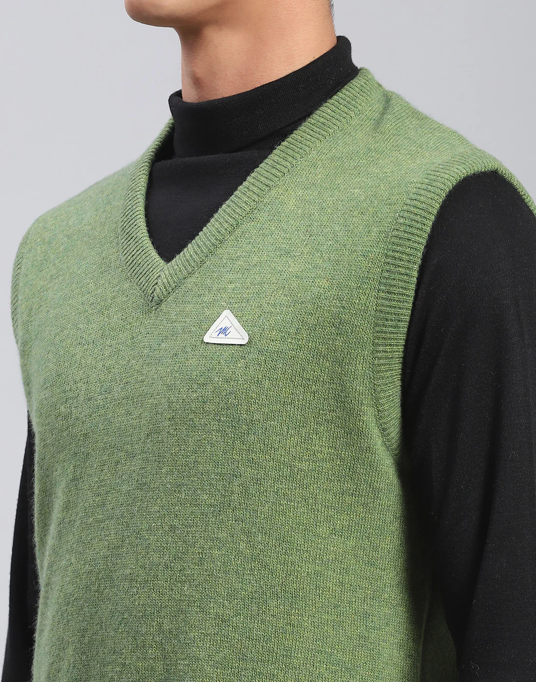Men Green Solid V Neck Sleeveless Sweater - Image 7