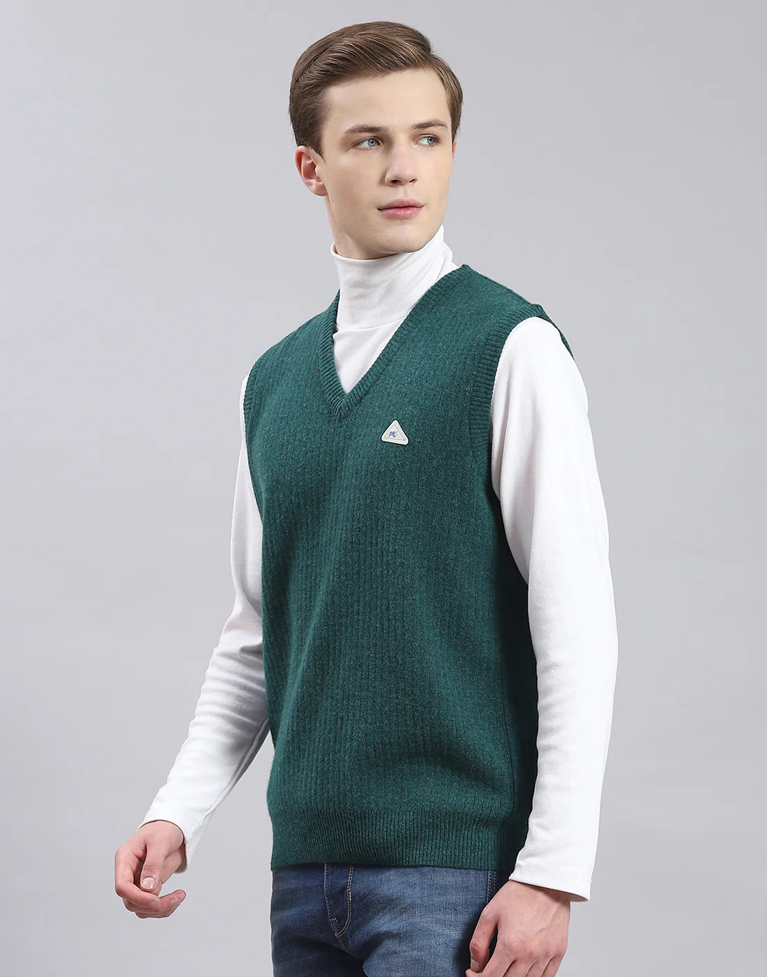 Men Green Solid V Neck Sleeveless Sweater - Image 3