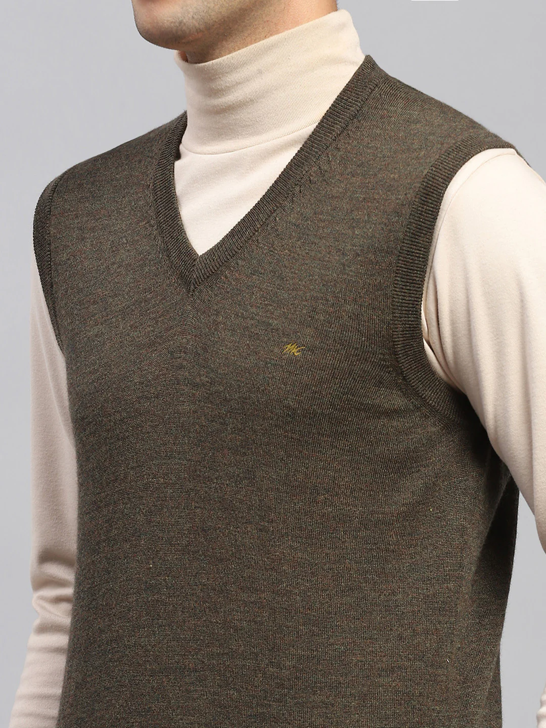 Men Green Solid V Neck Sleeveless Sweater - Image 6