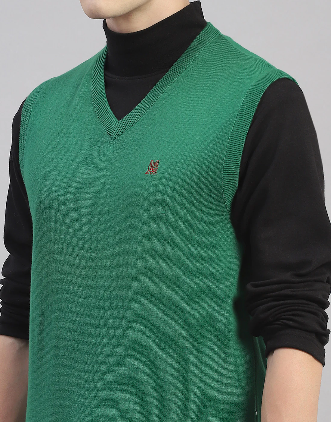 Men Green Solid V Neck Sleeveless Sweater - Image 7