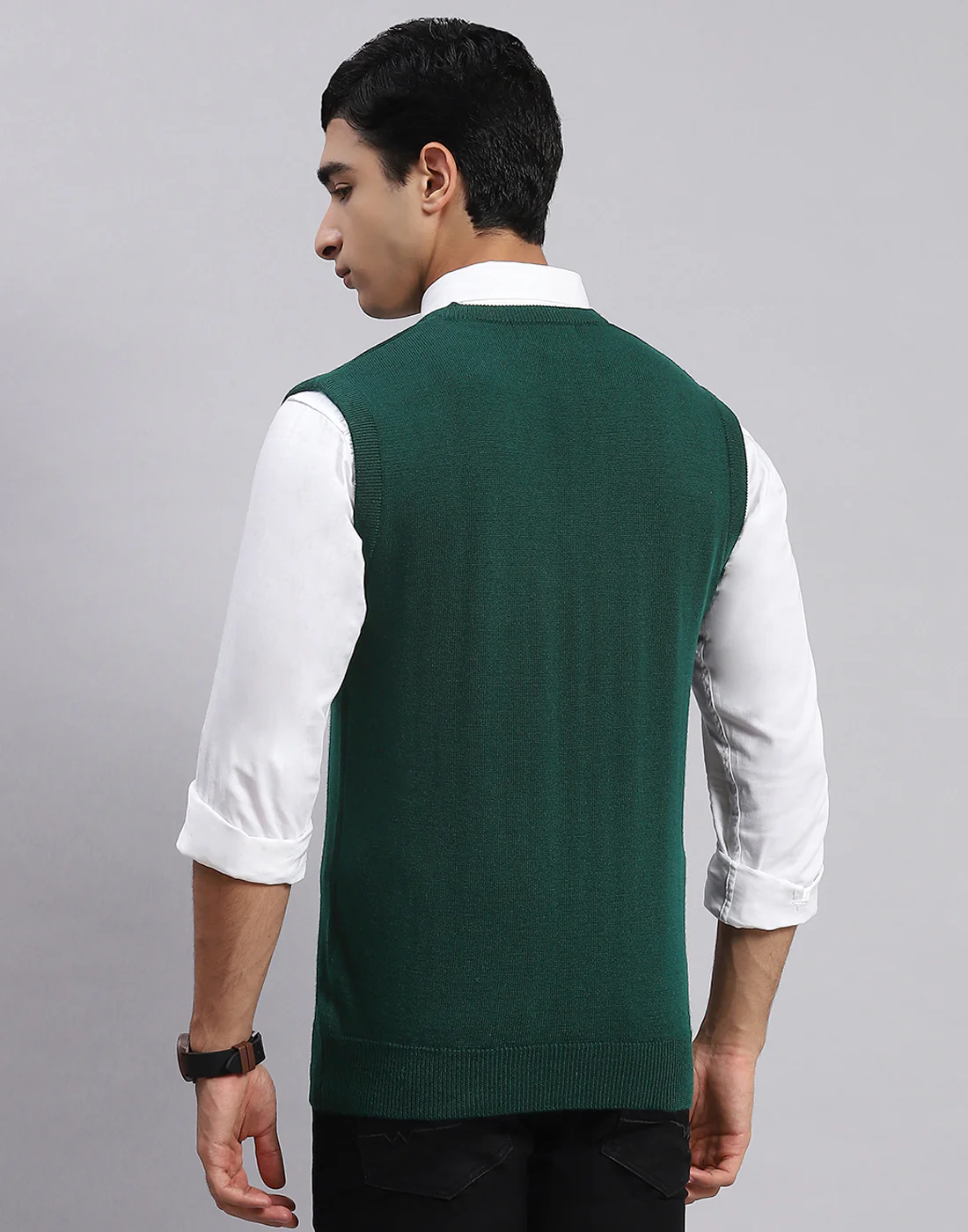Men Green Solid V Neck Sleeveless Sweater - Image 5