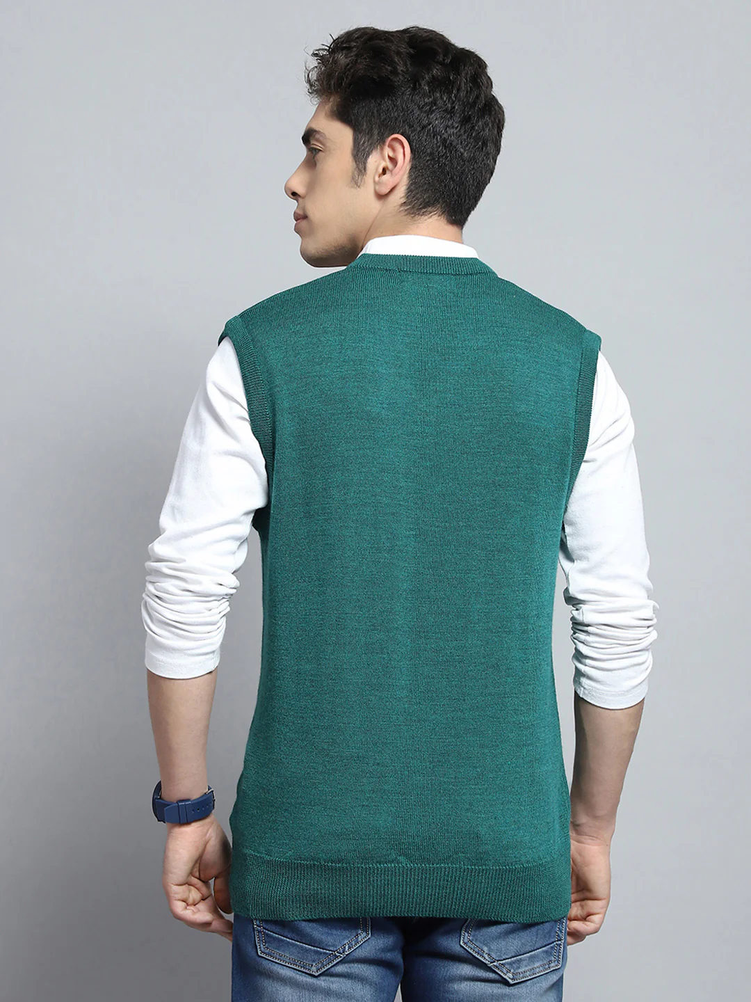 Men Green Solid V Neck Sleeveless Sweater - Image 5