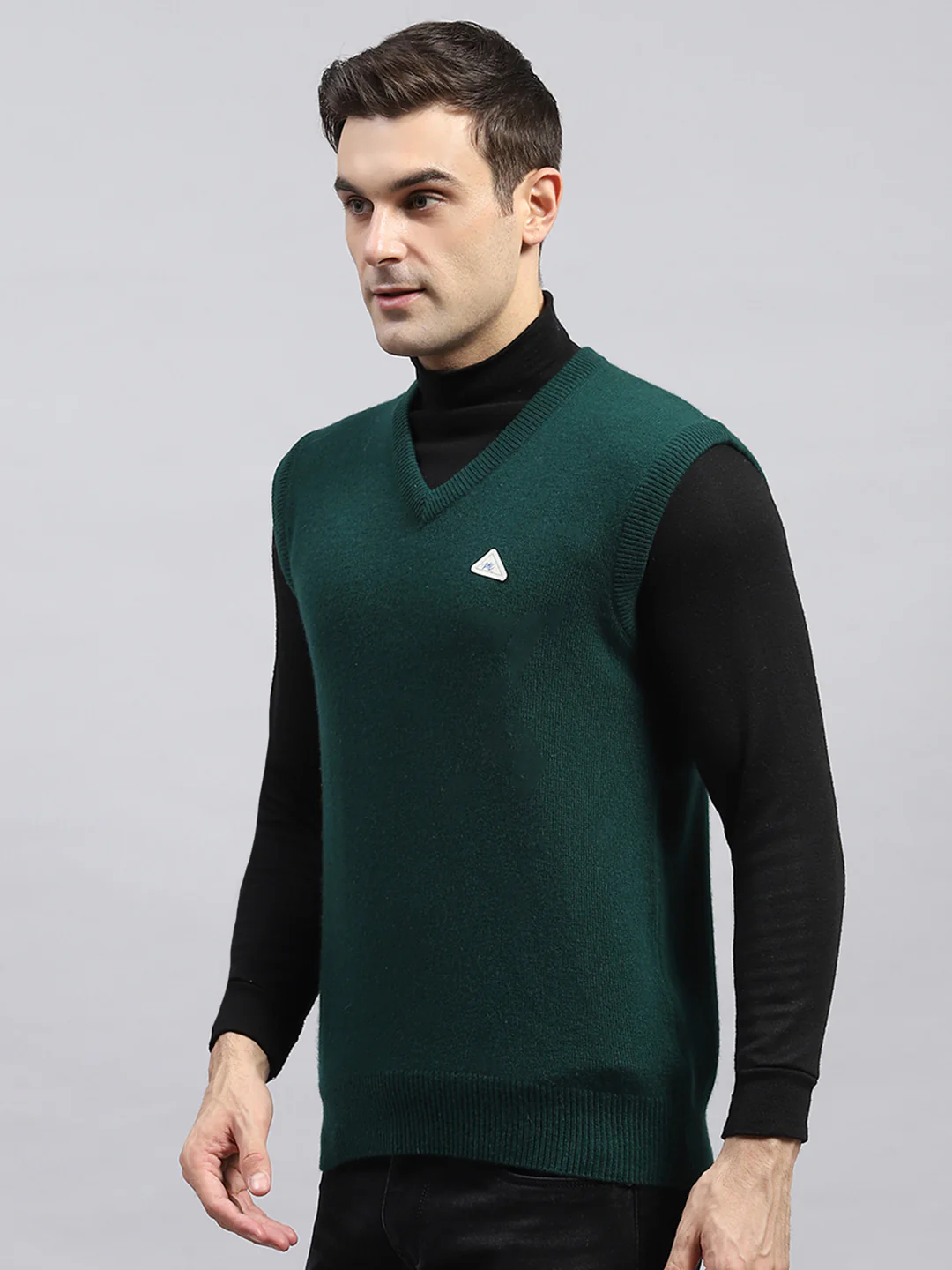 Men Green Solid V Neck Sleeveless Sweater - Image 3