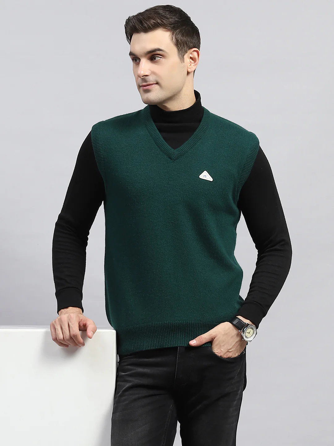 Men Green Solid V Neck Sleeveless Sweater - Image 6