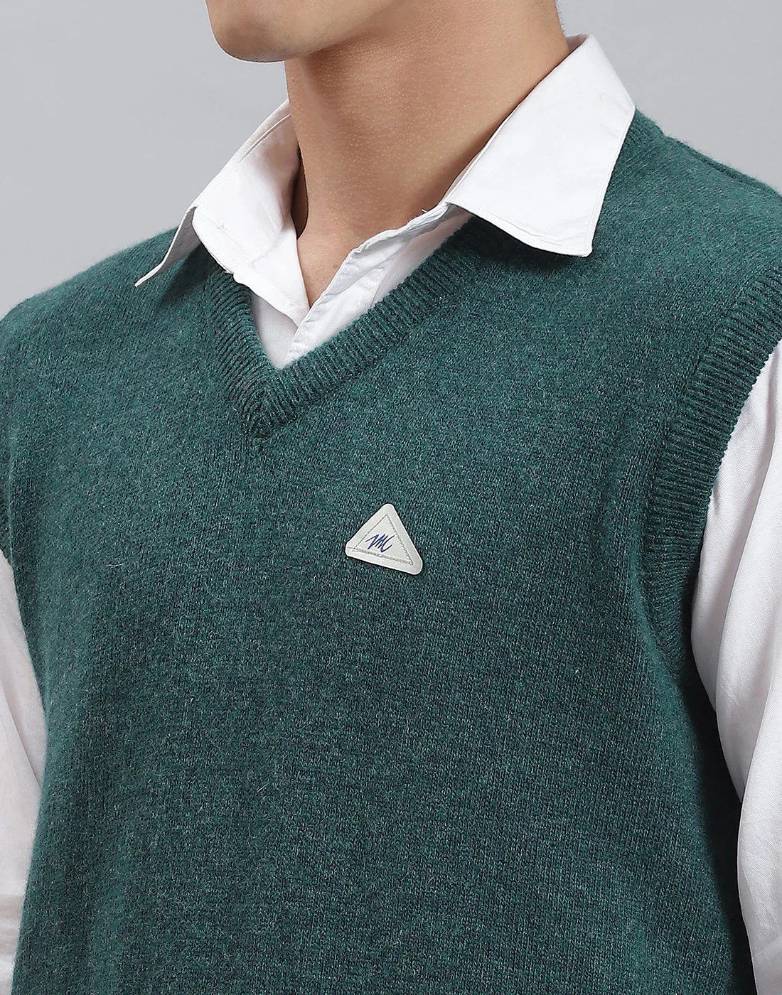 Men Green Solid V Neck Sleeveless Sweater - Image 6