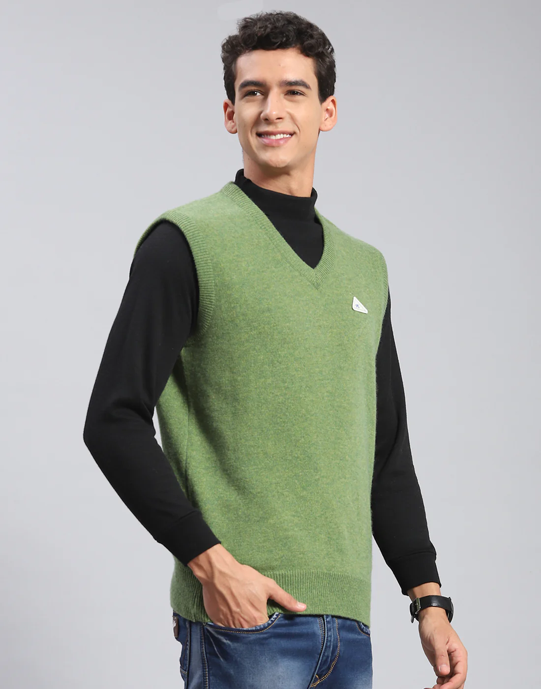 Men Green Solid V Neck Sleeveless Sweater - Image 5