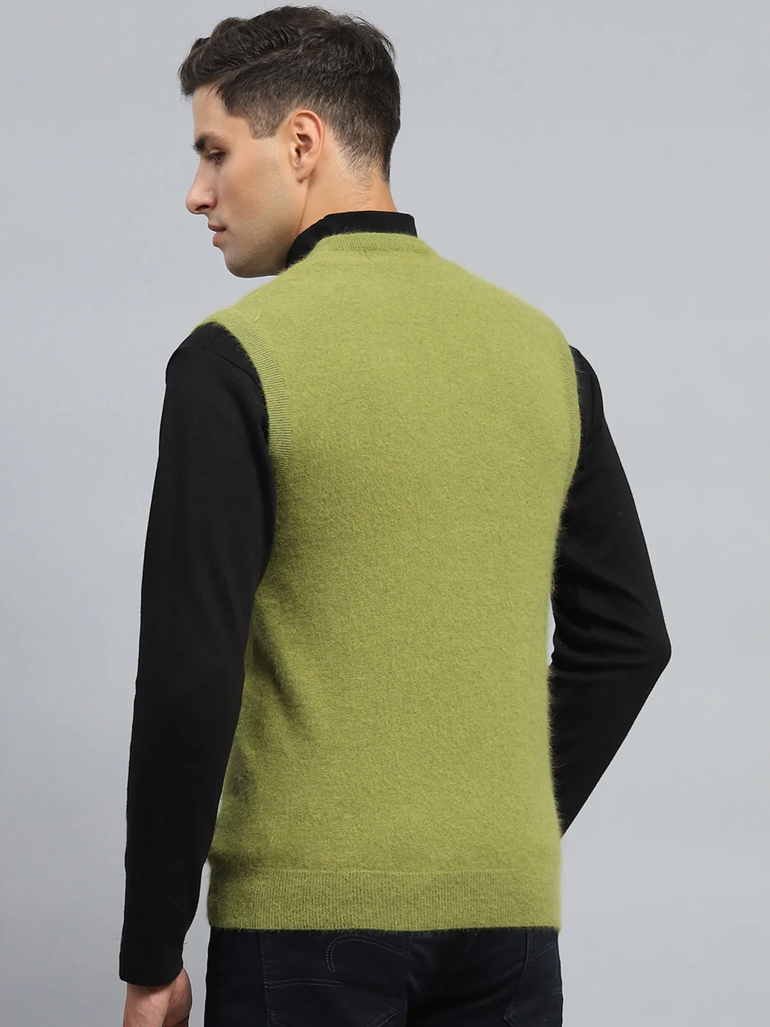 Men Green Solid V Neck Sleeveless Sweater - Image 5