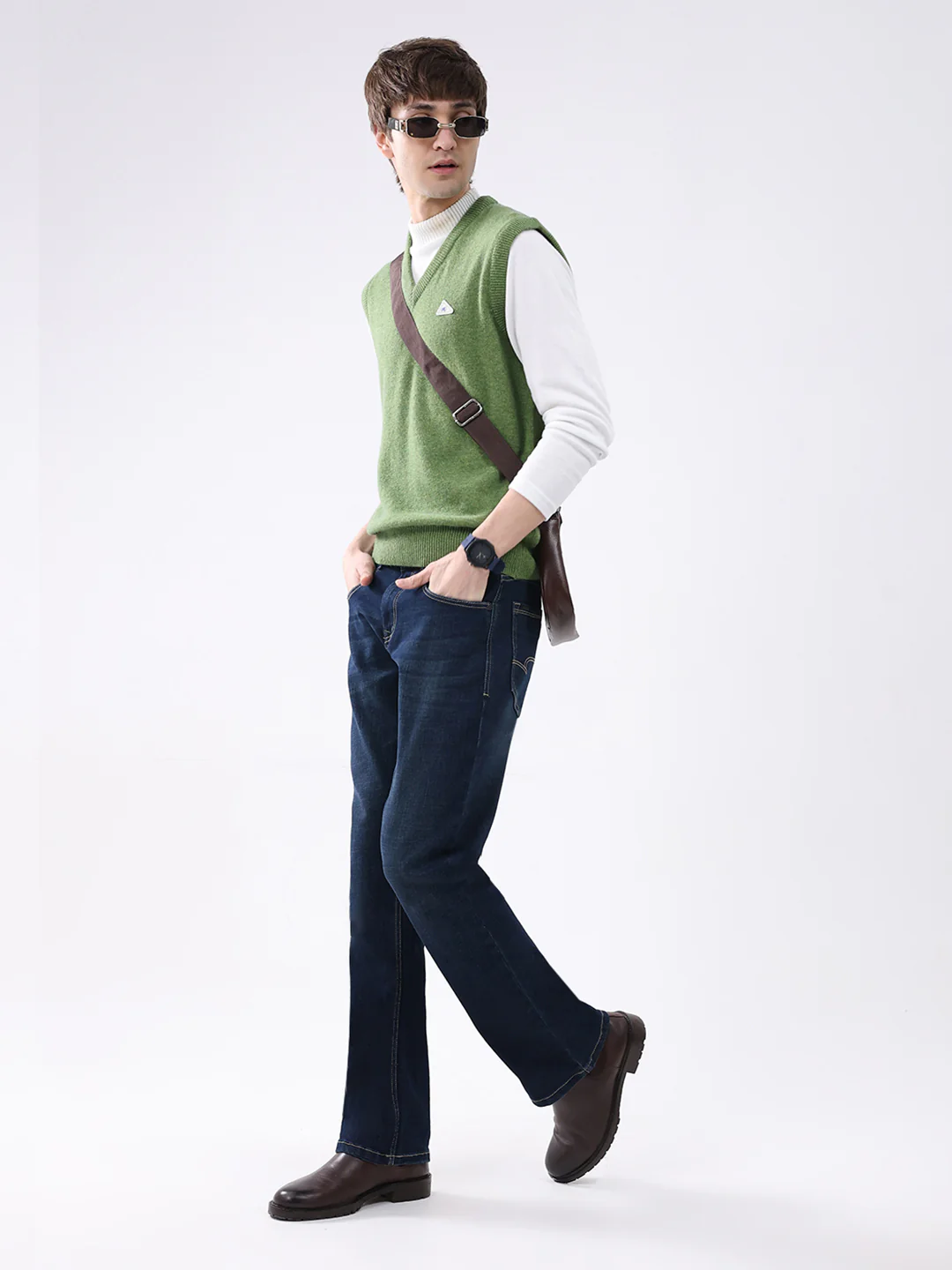Men Green Solid V Neck Sleeveless Sweater - Image 2