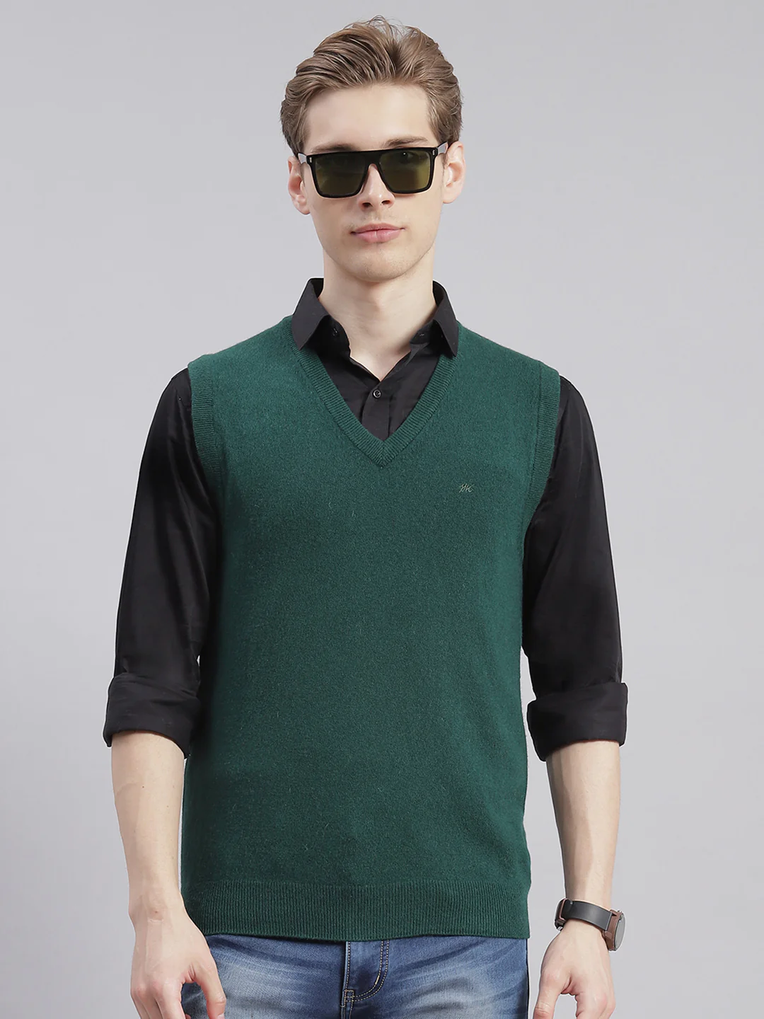 Men Green Solid V Neck Sleeveless Sweaters/Pullovers - Image 2