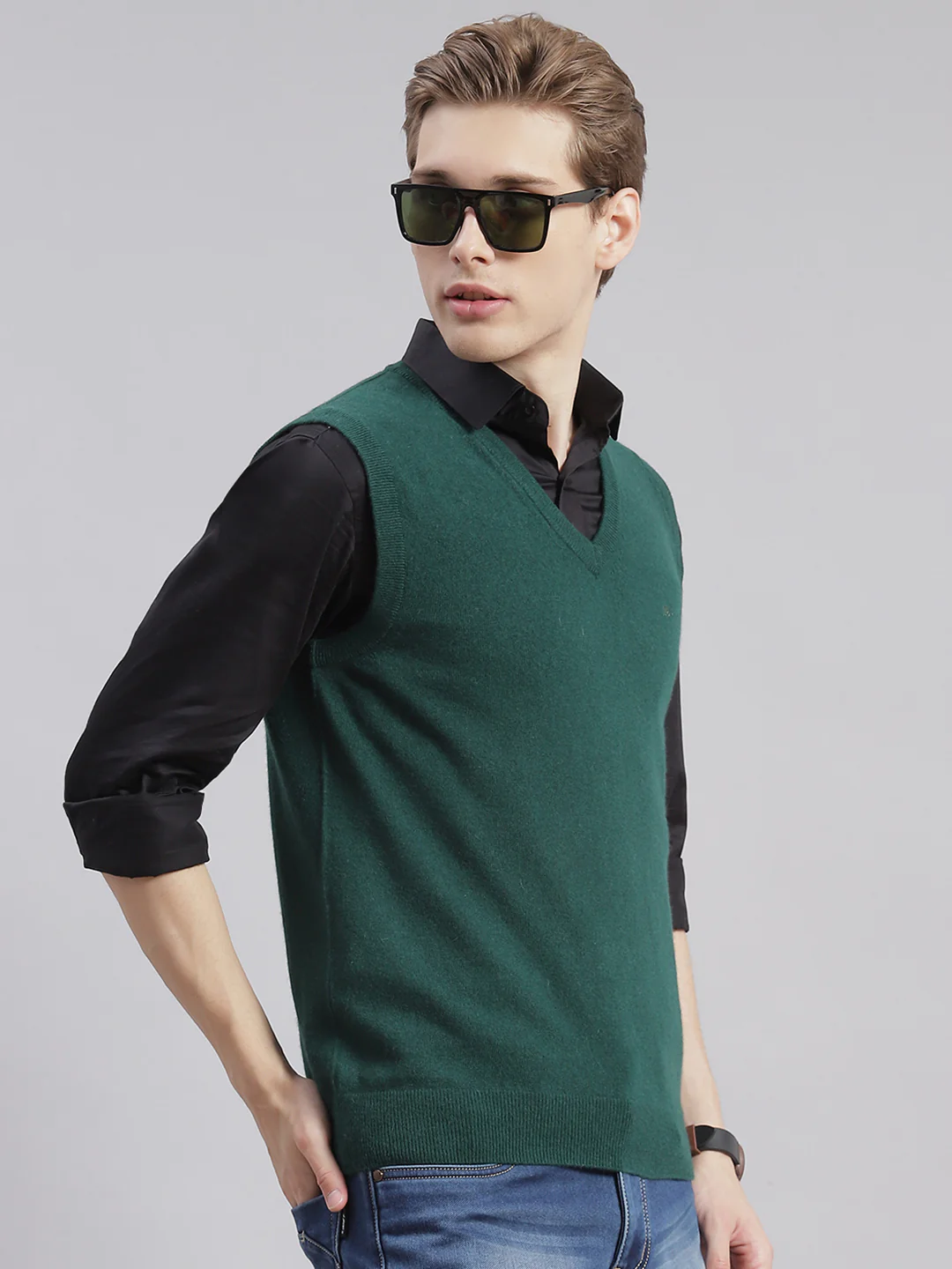 Men Green Solid V Neck Sleeveless Sweaters/Pullovers - Image 4