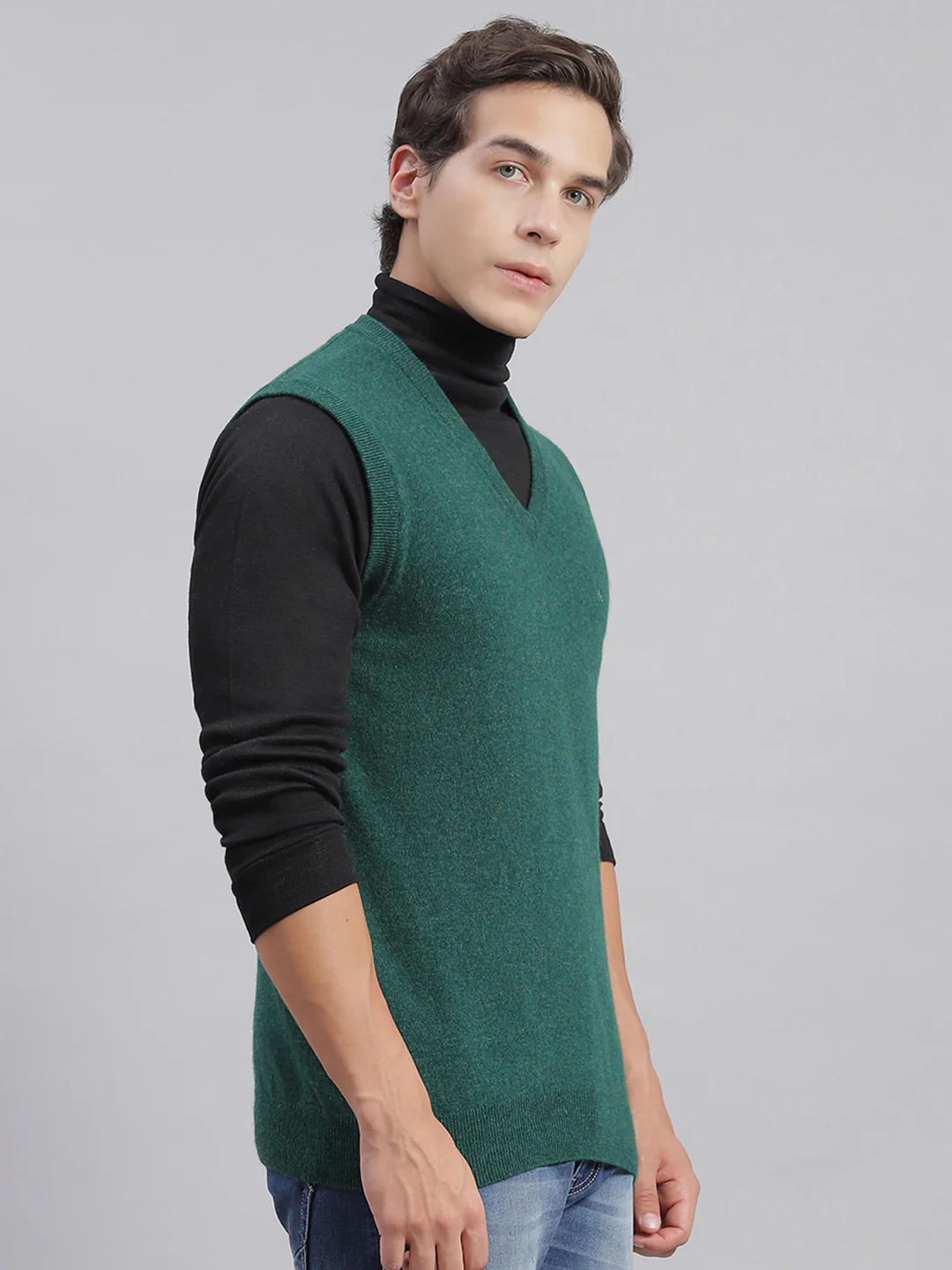 Men Green Solid V Neck Sleeveless Sweaters/Pullovers - Image 4