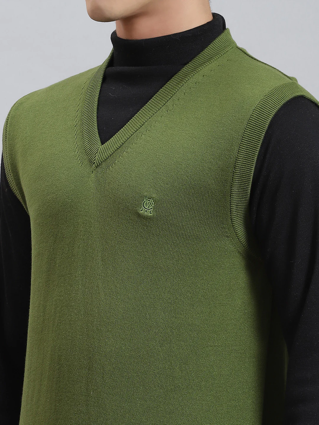 Men Green Solid V Neck Sleeveless Sweaters/Pullovers - Image 6