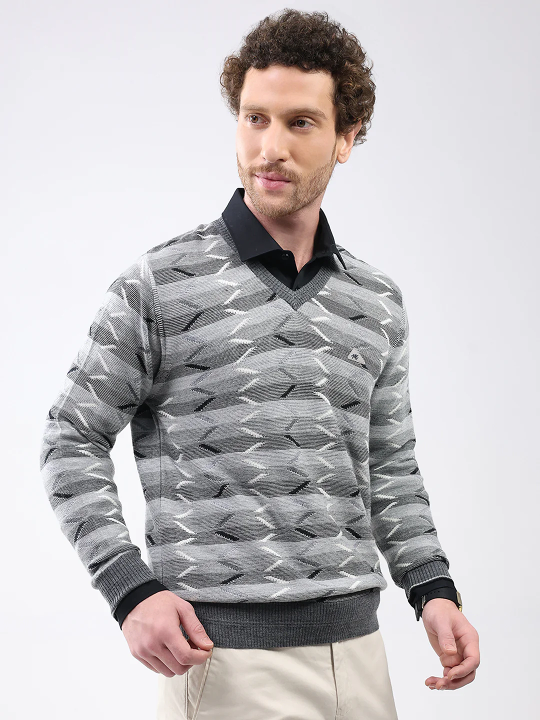 Men Grey Abstract V Neck Full Sleeve Pullover - Image 4