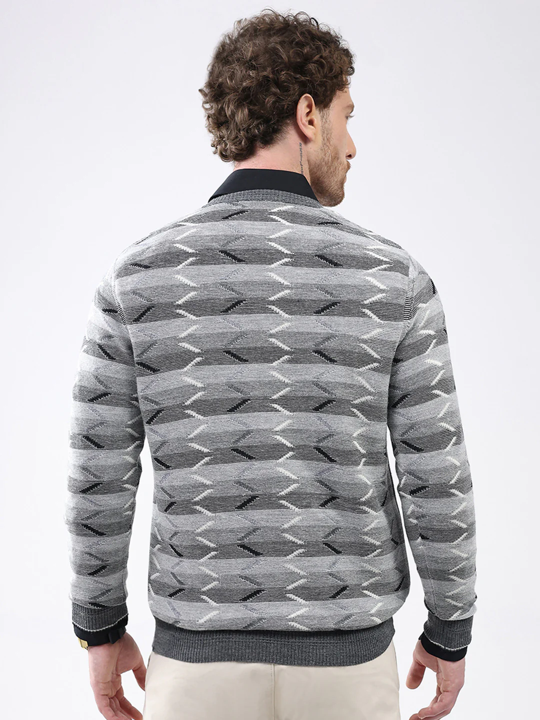 Men Grey Abstract V Neck Full Sleeve Pullover - Image 5