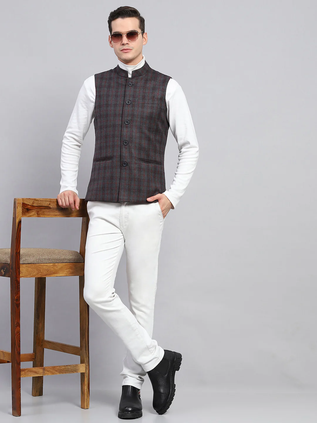 Men Grey Check Band Collar Sleeveless Jacket - Image 2
