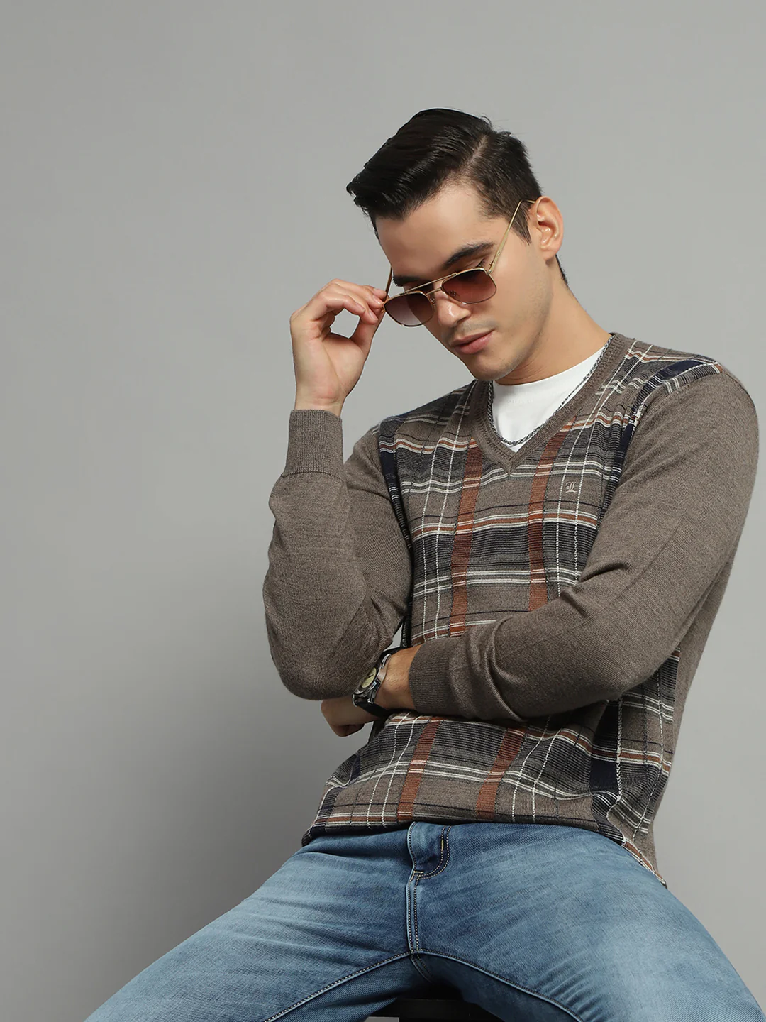 Luxuria Men Grey Check V Neck Full Sleeve Pullover - Image 6