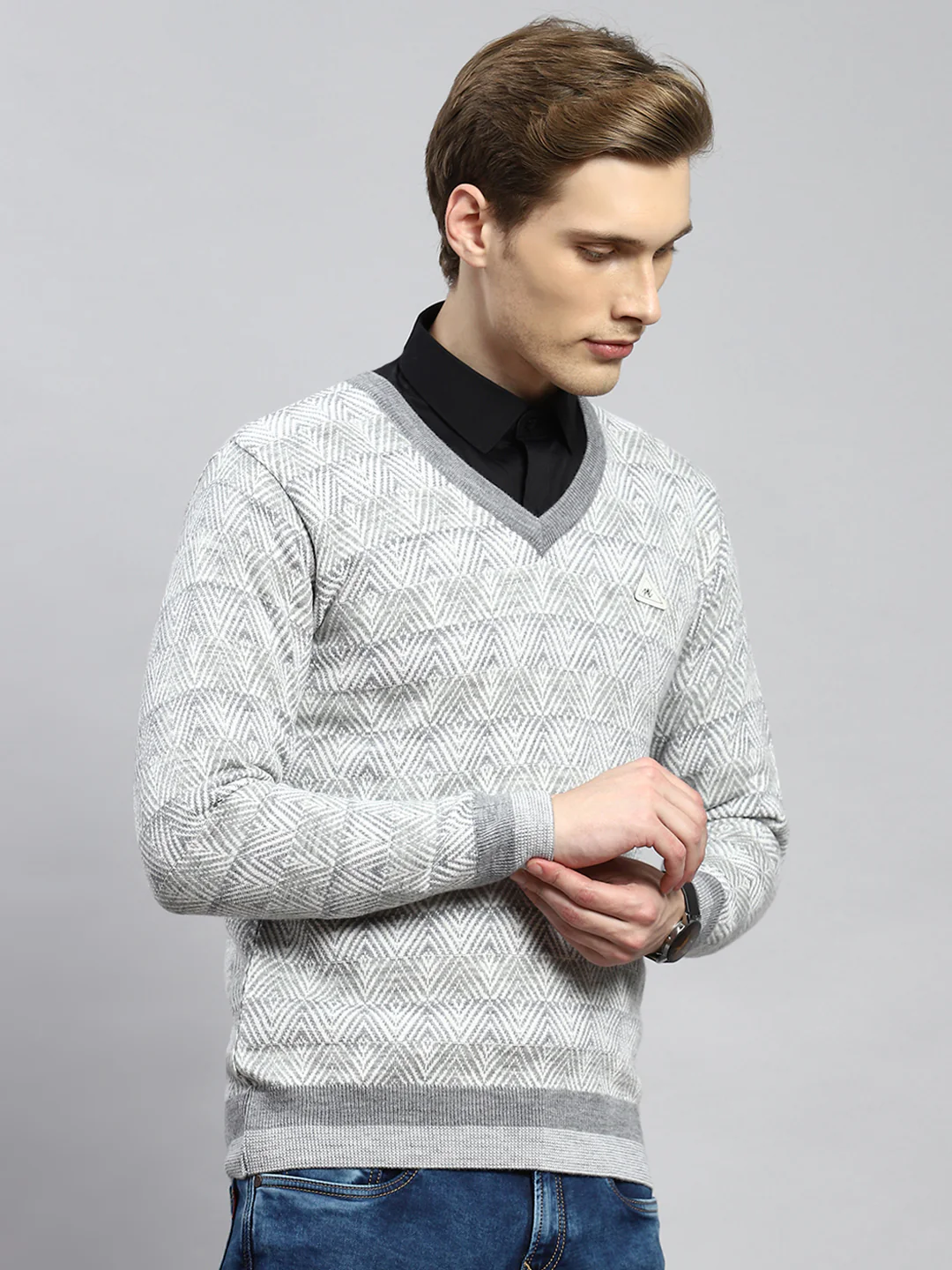 Men Grey Jaquard Pullover - Image 3