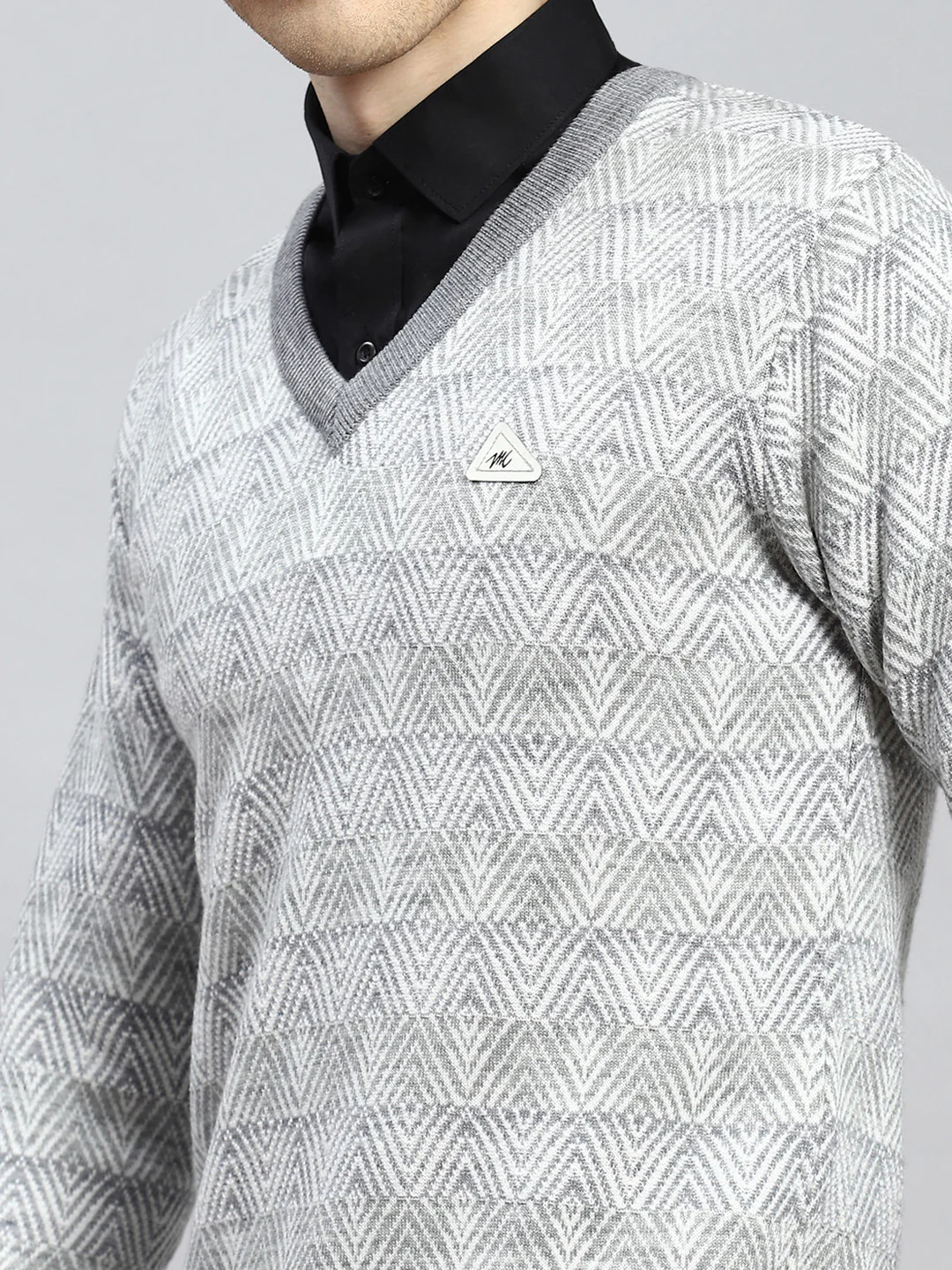 Men Grey Jaquard Pullover - Image 6