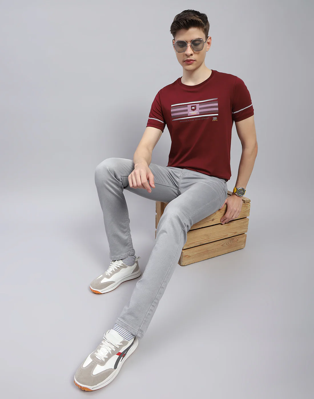 Men Grey Light Wash Narrow Fit Denim - Image 2