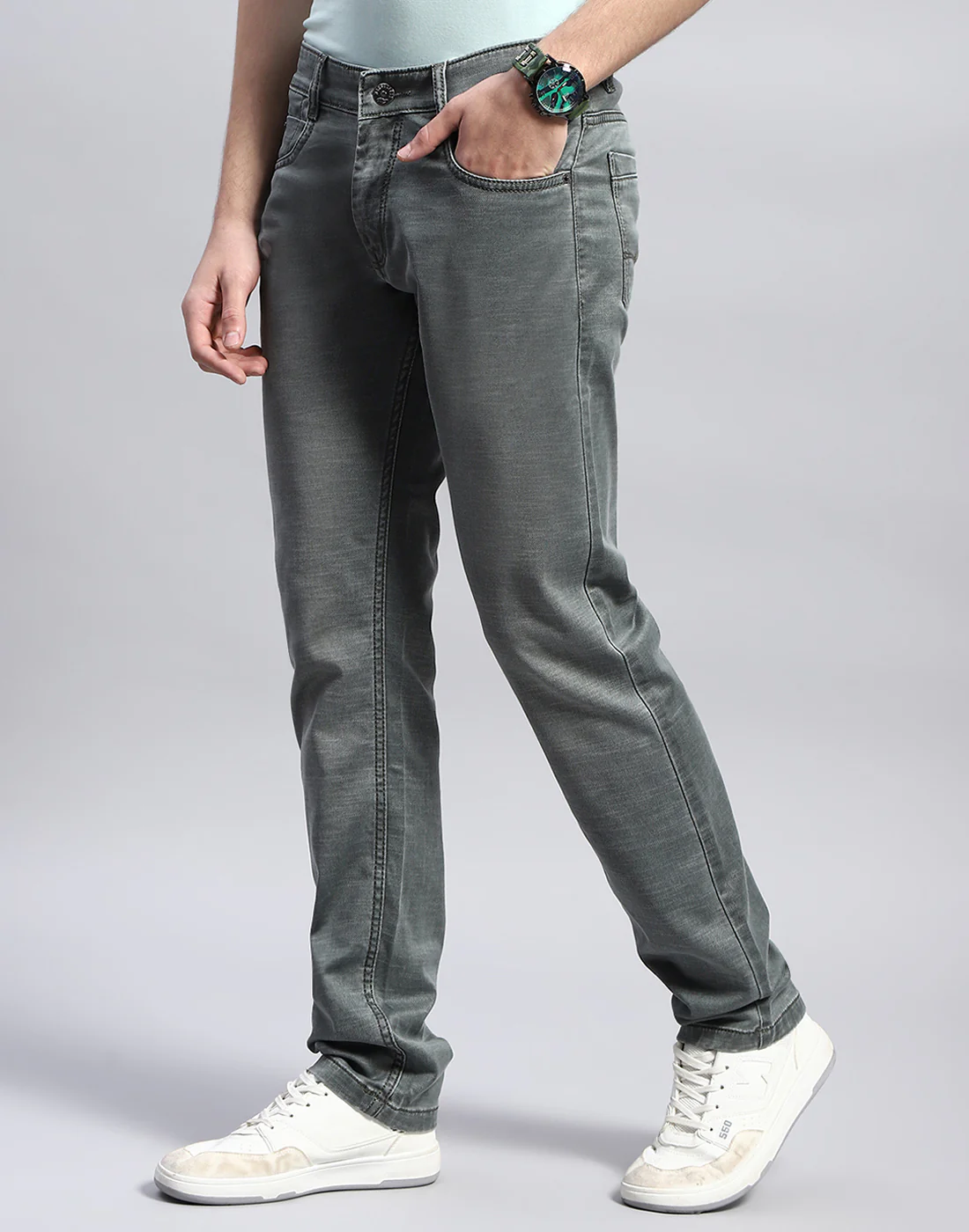 Men Grey Light Wash Narrow Fit Denim - Image 3
