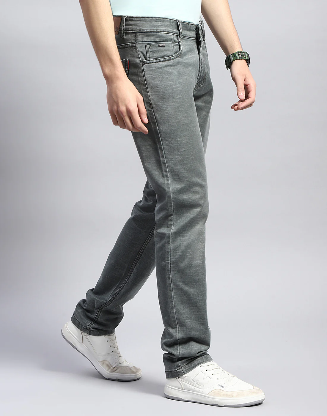 Men Grey Light Wash Narrow Fit Denim - Image 4