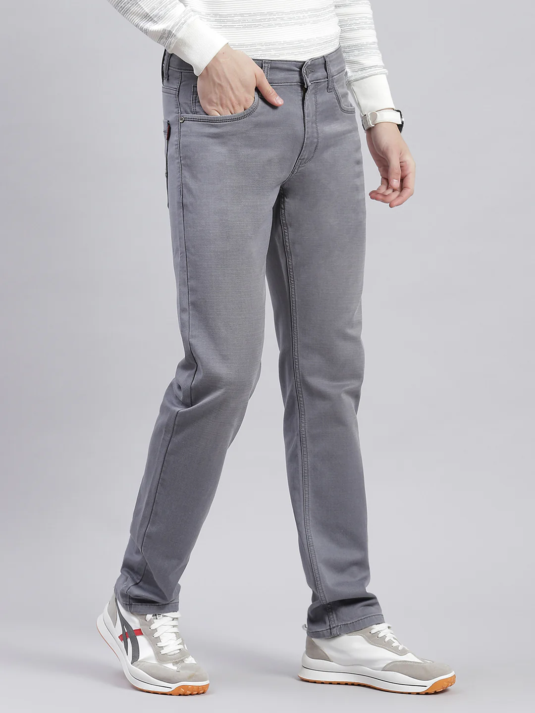 Men Grey Light Wash Regular Fit Denims - Image 4