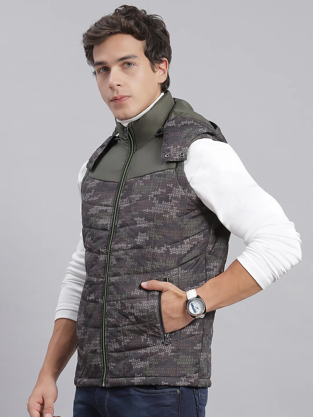 Men Grey Printed Hooded Sleeveless Jackets - Image 4