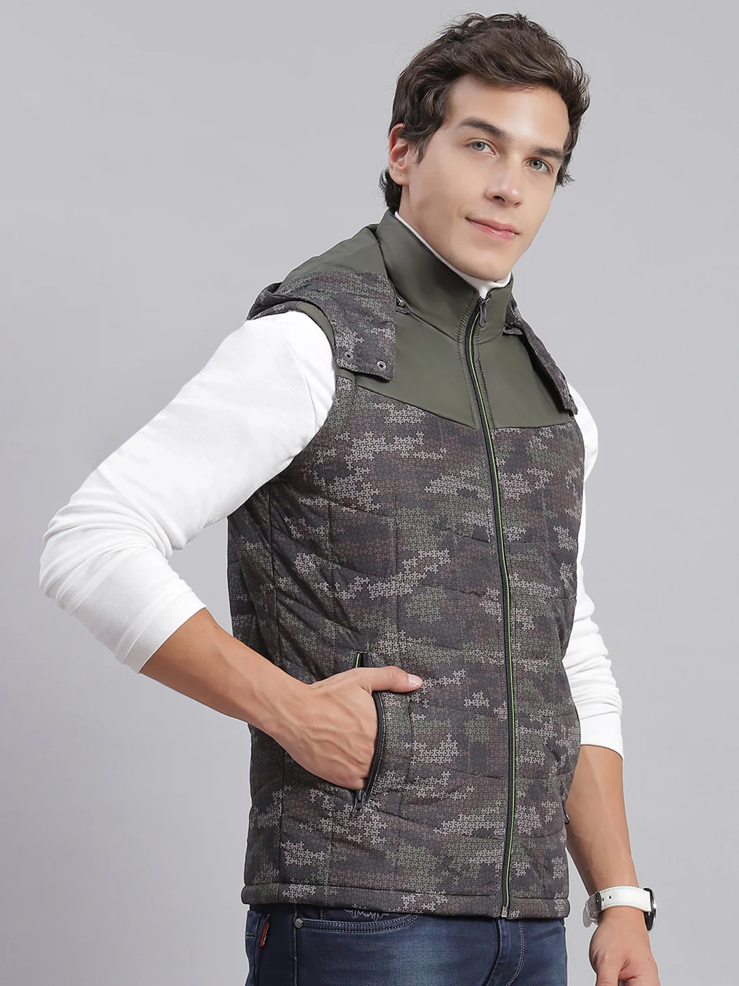 Men Grey Printed Hooded Sleeveless Jackets - Image 5