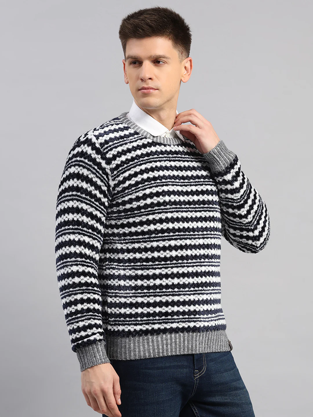 Men Grey Printed Round Neck Full Sleeve Pullover - Image 4