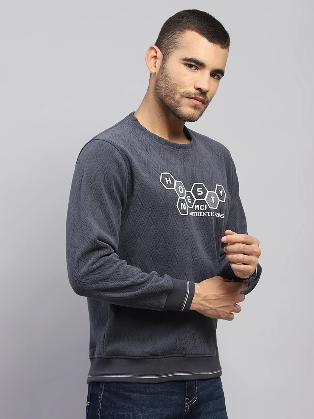 Men Grey Printed Round Neck Full Sleeve Sweatshirt - Image 4