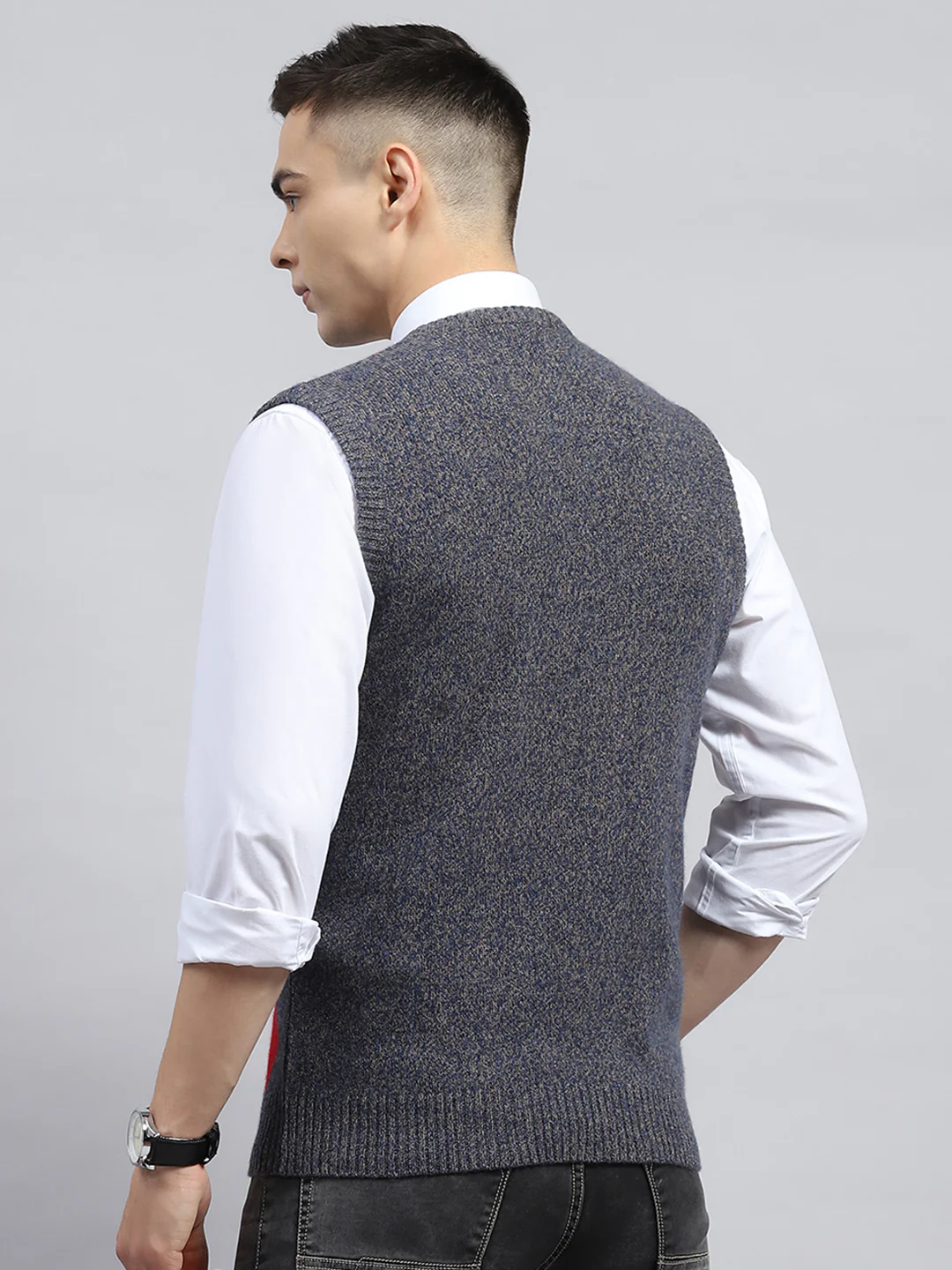 Men Grey & Red Geometric V Neck Sleeveless Sweater - Image 5