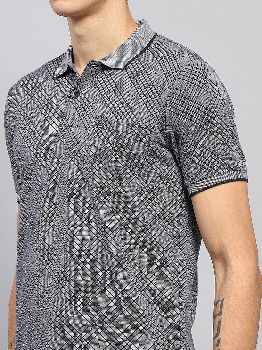 Men Grey Self Design Collar Half Sleeve T-Shirt - Image 6