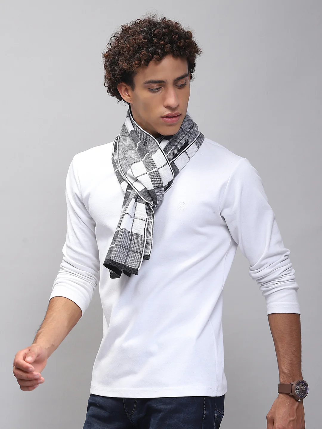 Men Grey Self Design Muffler - Image 3