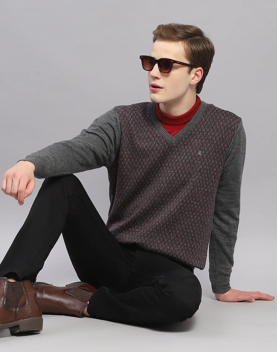 Men Grey Self Design V Neck Full Sleeve Pullover - Image 6