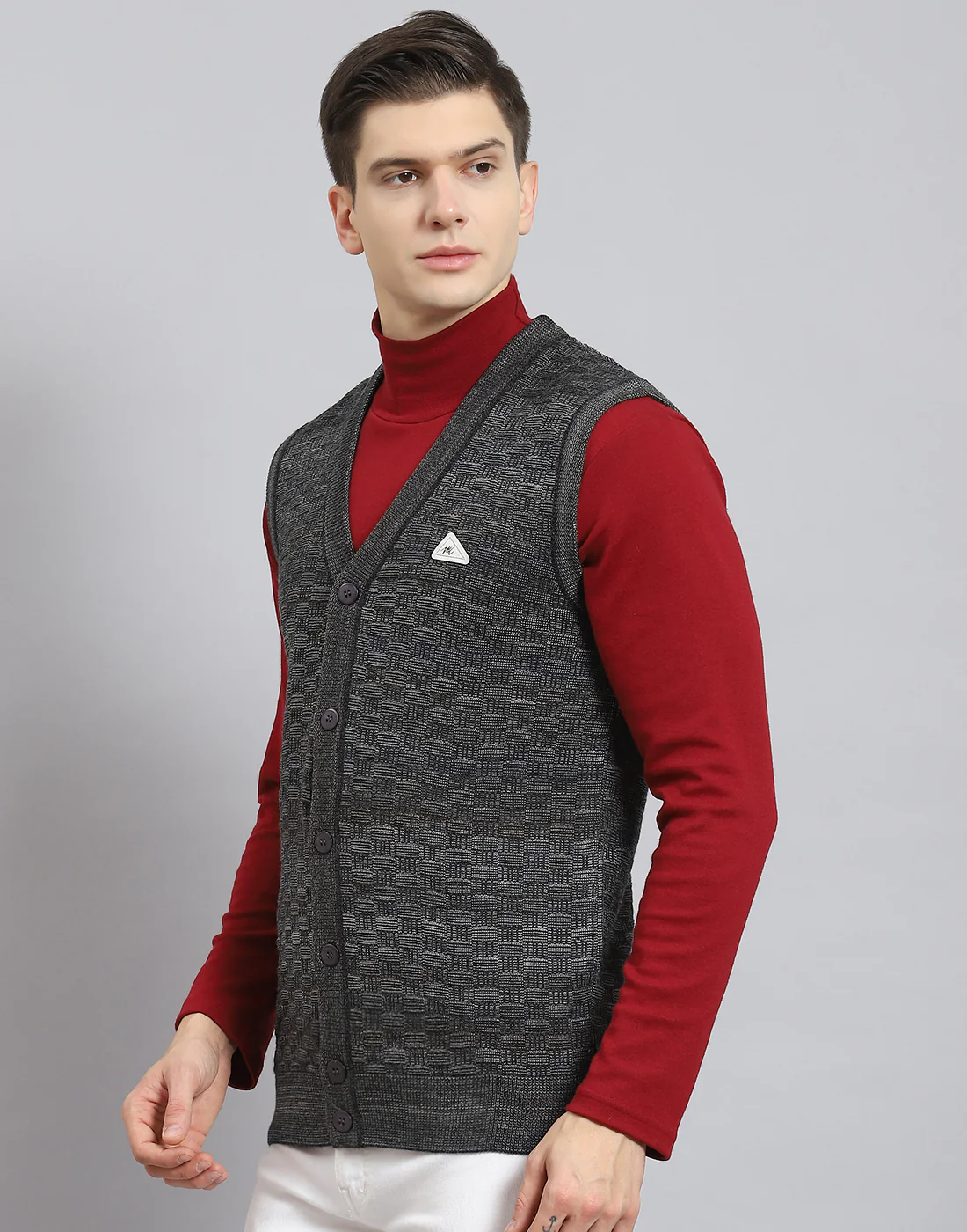 Men Grey Self Design V Neck Sleeveless Sweater - Image 4