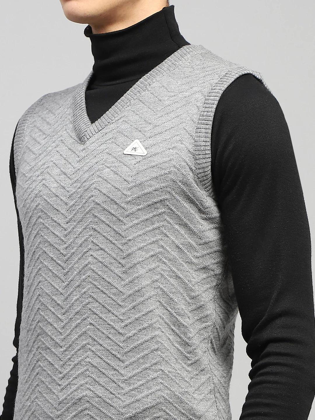 Men Grey Self Design V Neck Sleeveless Sweater - Image 6
