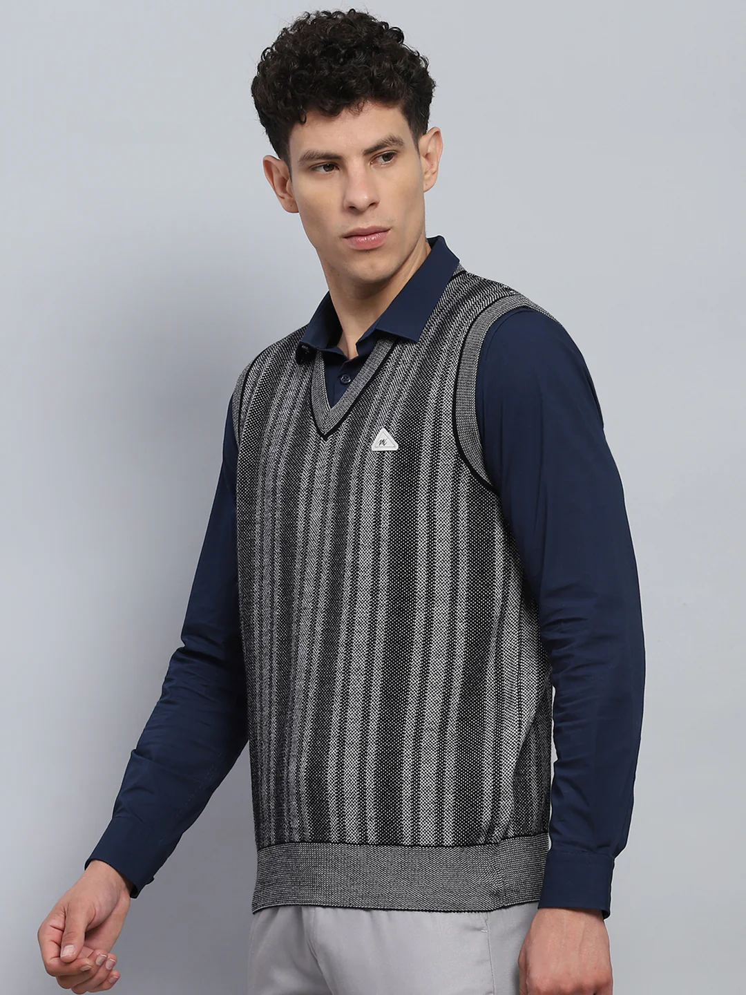 Men Grey Self Design V Neck Sleeveless Sweater - Image 3