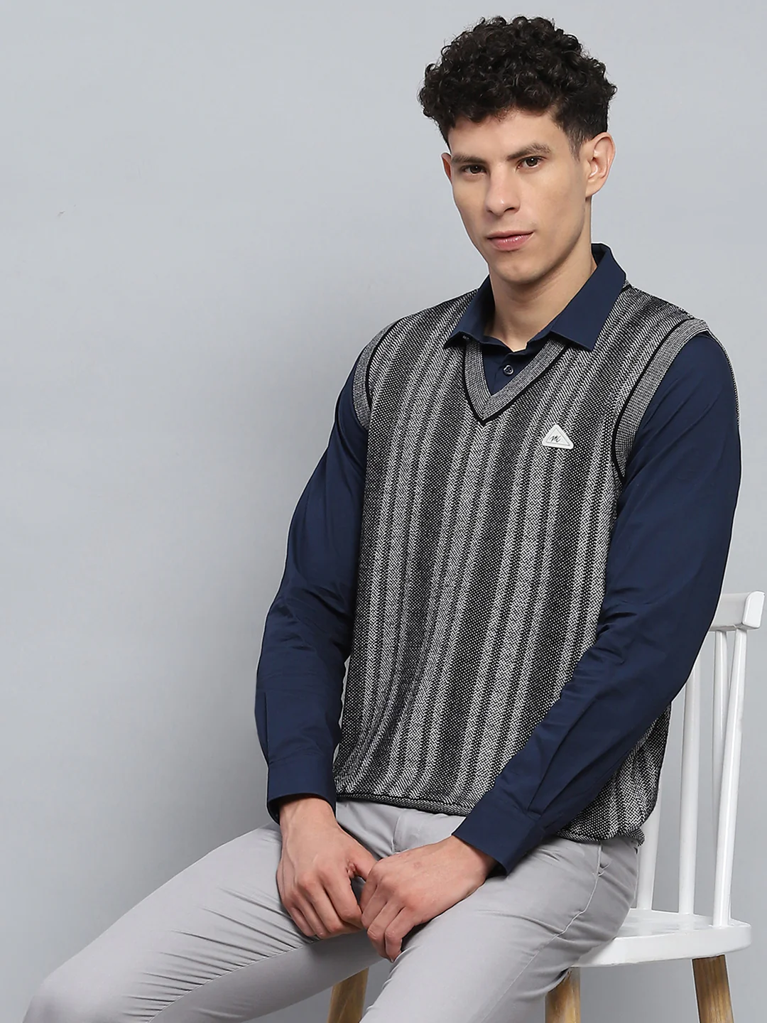 Men Grey Self Design V Neck Sleeveless Sweater - Image 6