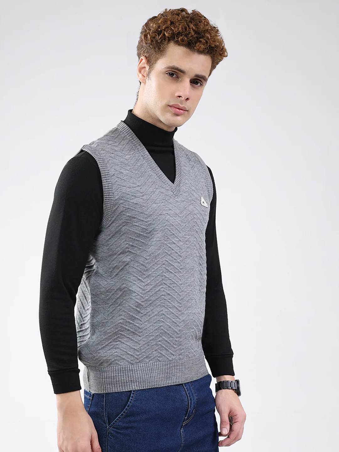 Men Grey Self Design V Neck Sleeveless Sweater - Image 4