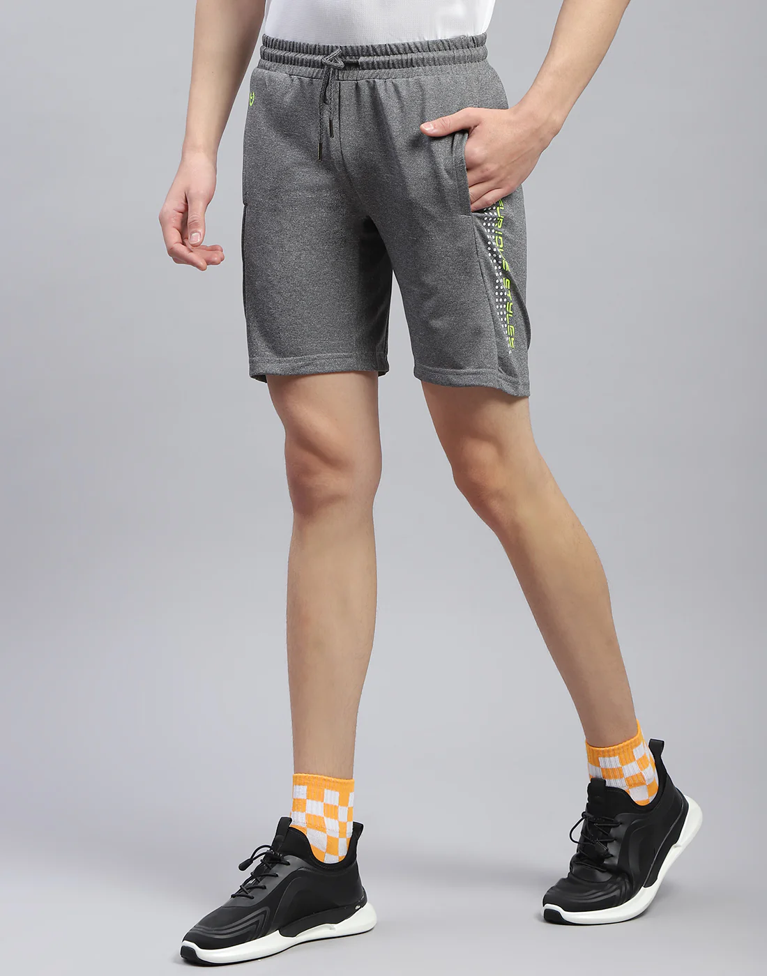 Men Grey Solid   Bermuda - Image 3